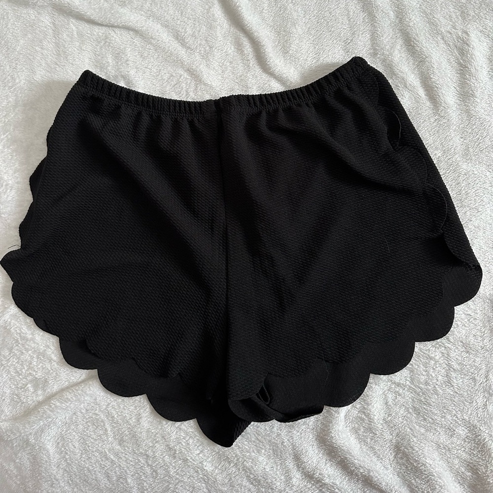 Scalloped black fabric shorts size L- never worn